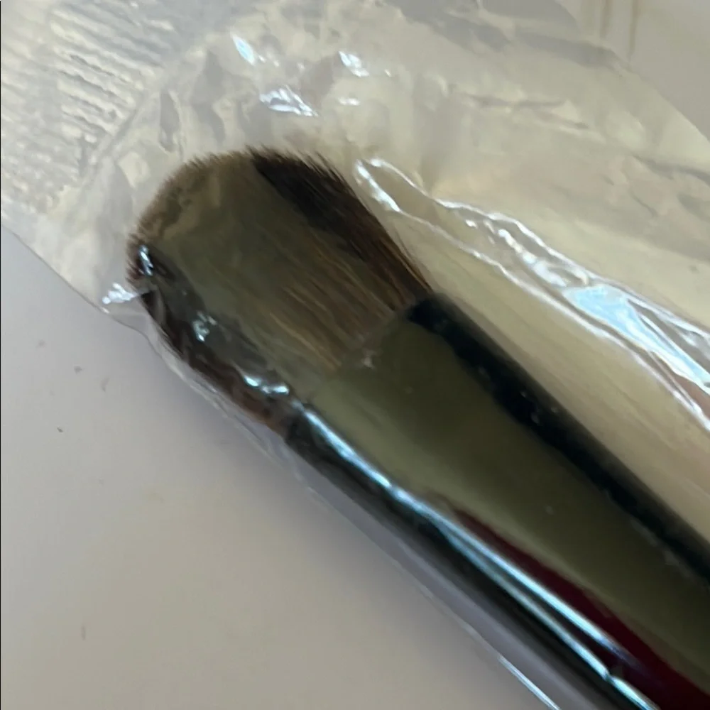 bareMinerals Double-Ended Full Tapered Shadow and Blush Brush - SEALED